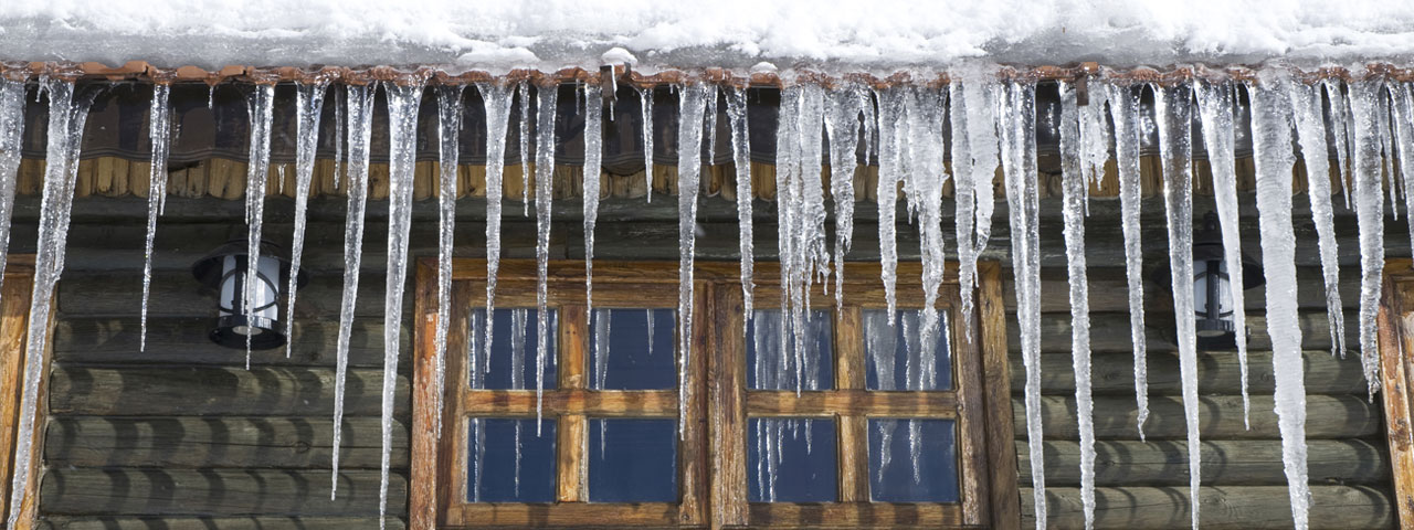 spray foam prevents ice dams by providing proper insulation in reno attic spaces